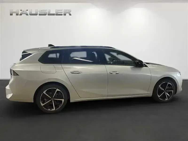 Gebraucht Opel Astra 131 PS (96 kW) 2024 Silber Kleinwagen