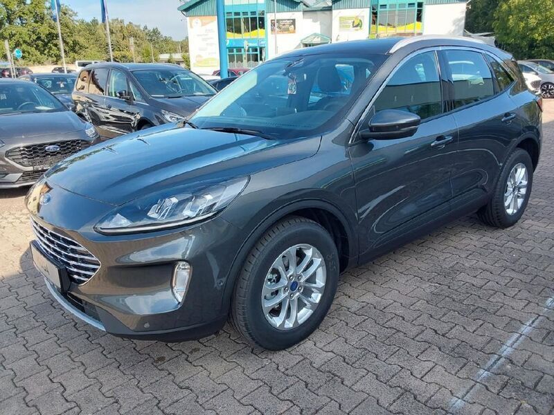 Grau Gebraucht 2023 Ford Kuga Titanium SUV | 34.860 € (Teuer) - Bild 1/4