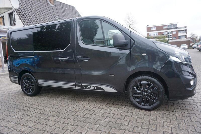 Gebraucht Opel Vivaro 145 PS (106 kW) 2017 Schwarz Van / Kleinbus