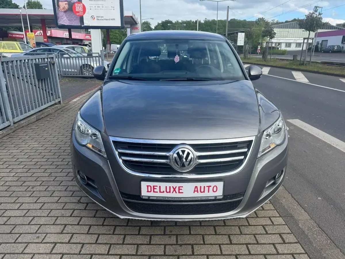 Gebraucht VW Tiguan Trendline 170 PS (125 kW) 2010 Grau SUV