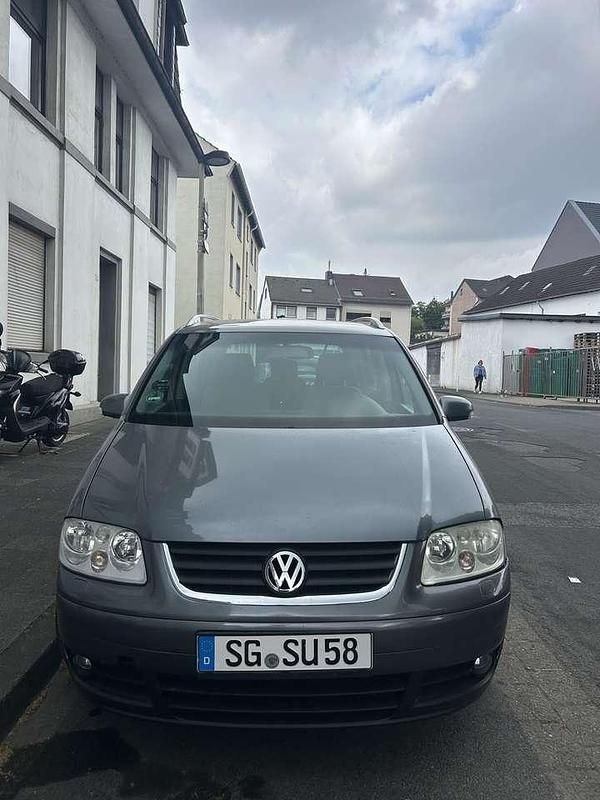 Silber Gebraucht 2005 VW Touran Van / Kleinbus | 1.200 € (Guter Preis) - Bild 1/4