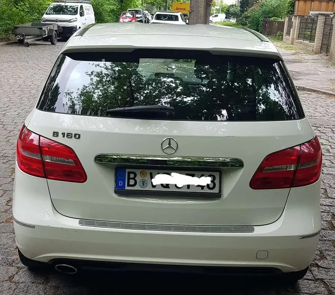 Gebraucht Mercedes 180 22 PS (16 kW) 2012 Limousine