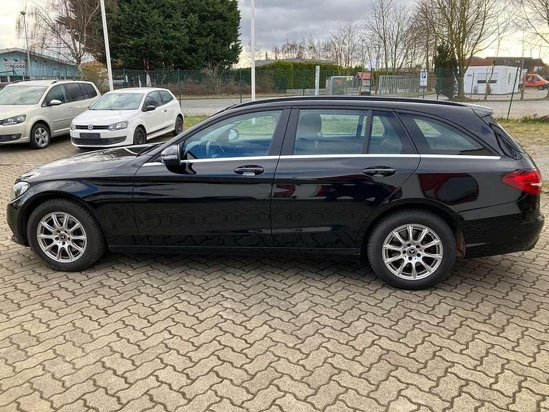 Gebraucht Mercedes C200 136 PS (100 kW) 2019 Schwarz  unilack Kombi