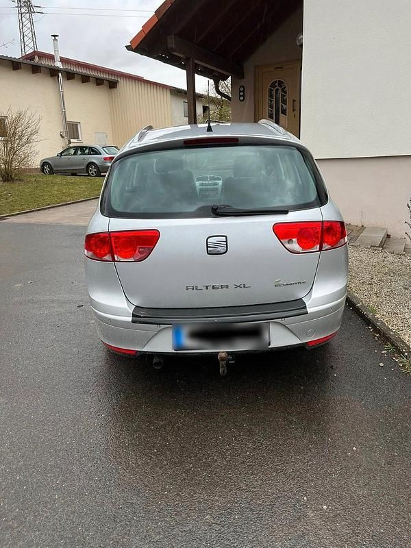 Gebraucht Seat Altea XL 105 PS (77 kW) 2011 Silber Van / Kleinbus