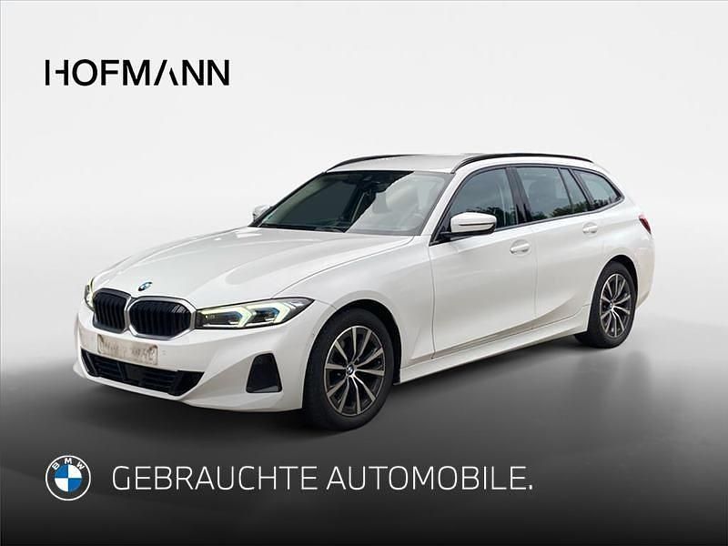 Alpinweiß uni Gebraucht 2022 BMW 318 Shadowline Kombi | 28.890 € (Fairer Preis) - Bild 1/2