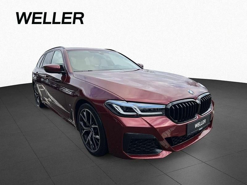Gebraucht BMW 530 Shadowline 252 PS (185 kW) 2022 Aventurinrot iii (rot) Kombi