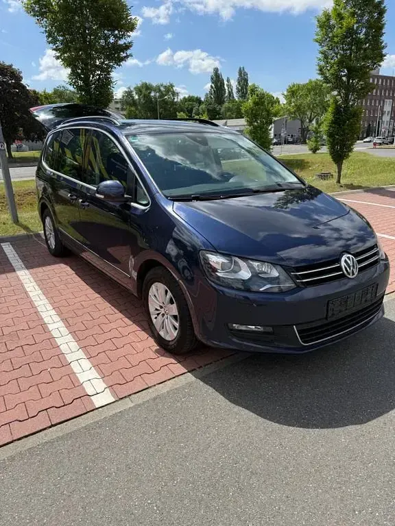 Gebraucht VW Sharan Comfortline 150 PS (110 kW) 2017 Blau Van / Kleinbus
