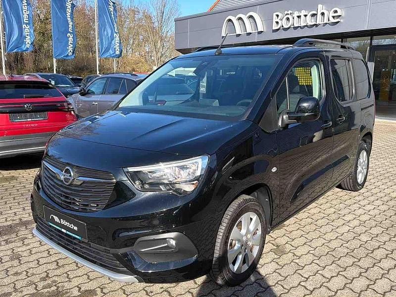 Gebraucht Opel Combo Life Ultimate 131 PS (96 kW) 2023 Diamant schwarz/karbon schwarz Van / Kleinbus