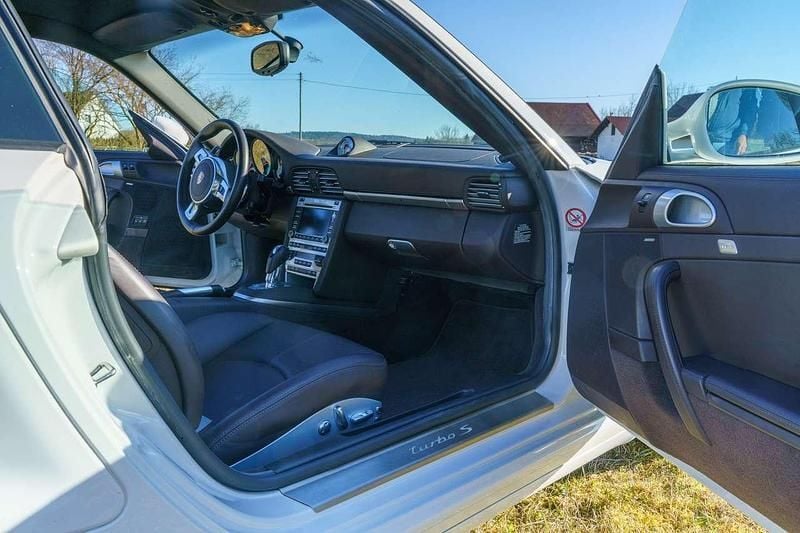 Weiß Gebraucht 2012 Porsche 911 Turbo S Coupé | 116.000 € (Guter Preis) - Bild 1/4