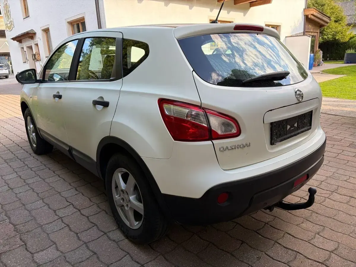 Gebraucht Nissan Qashqai Visia 110 PS (80 kW) 2013 Weiß SUV
