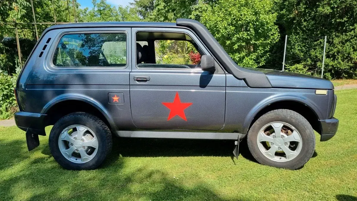 Gebraucht Lada Urban 83 PS (61 kW) 2018 Grau SUV