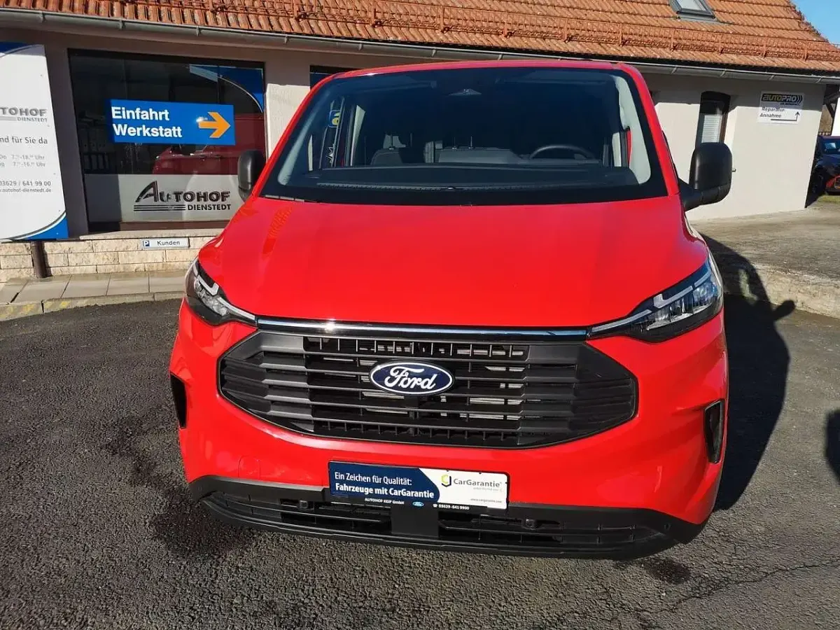 Neu Ford Transit Custom Trend 110 PS (80 kW) 2025 Rot Limousine