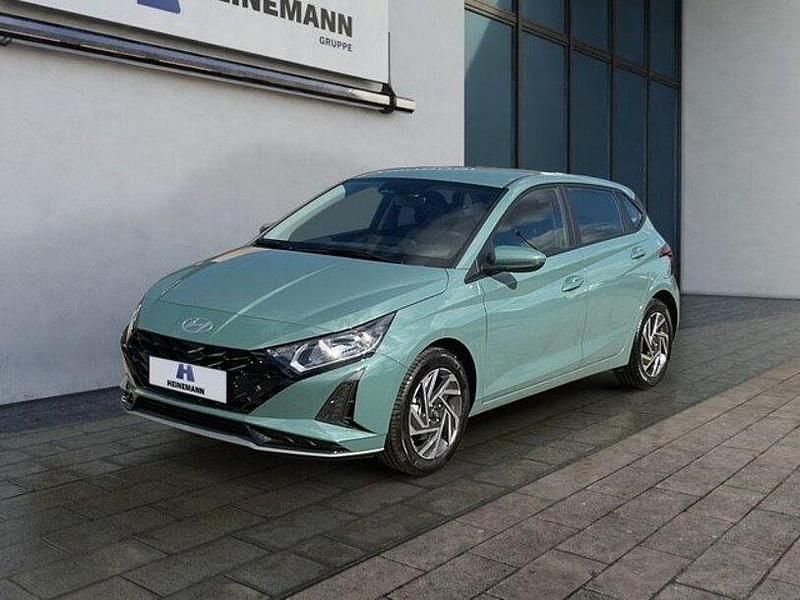 Grün Gebraucht 2025 Hyundai i20 | 22.990 € (Guter Preis) - Bild 1/4