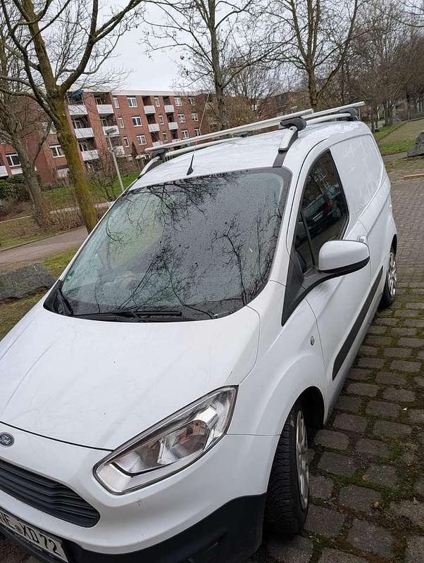 Używany Ford Courier 75 KM (55 kW) 2015 Minivan