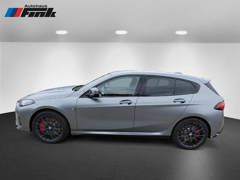 Neu BMW M135 Shadowline 300 PS (220 kW) 2025 Bmw individual frozen pure gre Kleinwagen