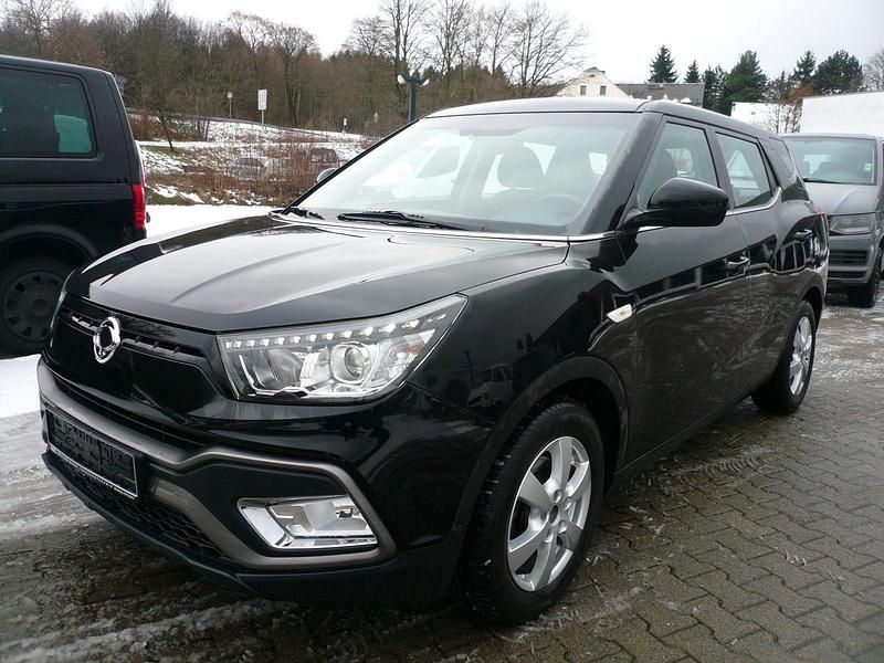 Schwarz Gebraucht 2017 Ssangyong (KGM) XLV SUV | 10.990 € (Superpreis) - Bild 1/4
