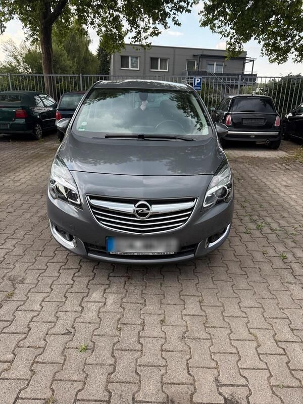 Grau Gebraucht 2016 Opel Meriva Van / Kleinbus | 10.500 € (Etwas zu teuer) - Bild 1/4