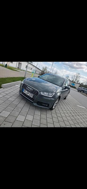 Grau Gebraucht 2017 Audi A1 Kleinwagen | 11.900 € (Fairer Preis) - Bild 1/4