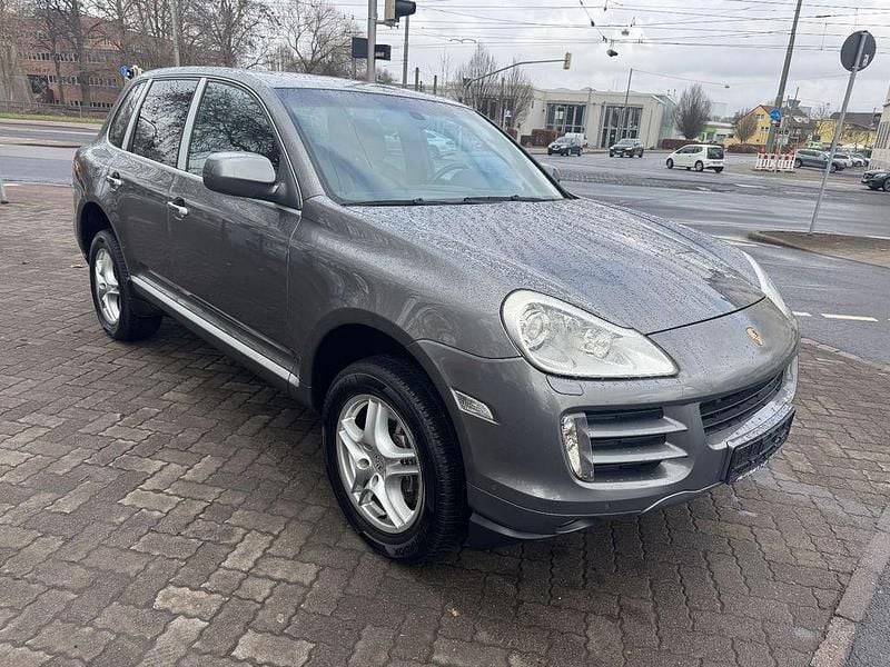Gebraucht Porsche Cayenne Basis 290 PS (213 kW) 2010 Grau SUV
