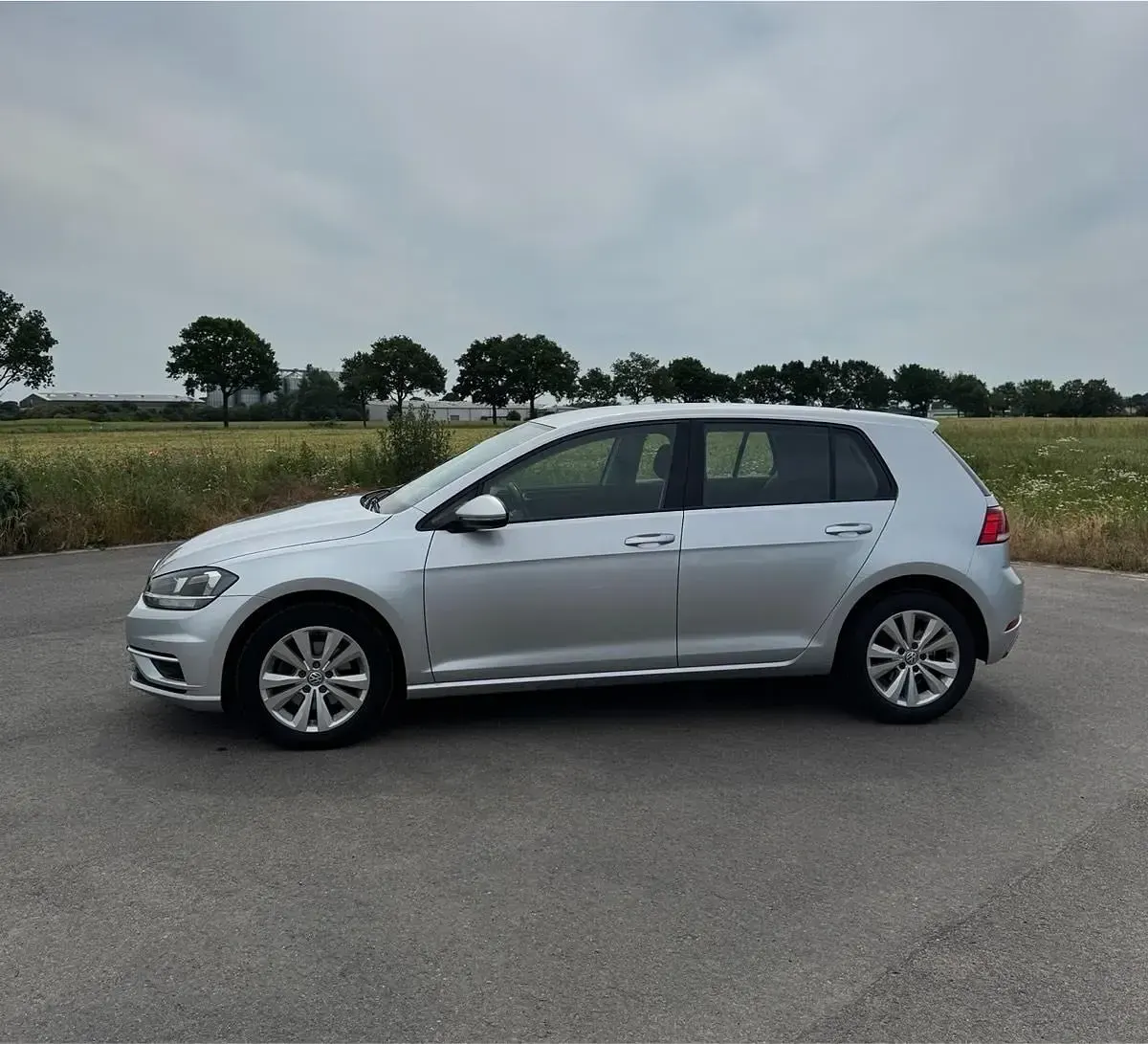 Gebraucht VW Golf VII 116 PS (85 kW) 2019 Grau Limousine