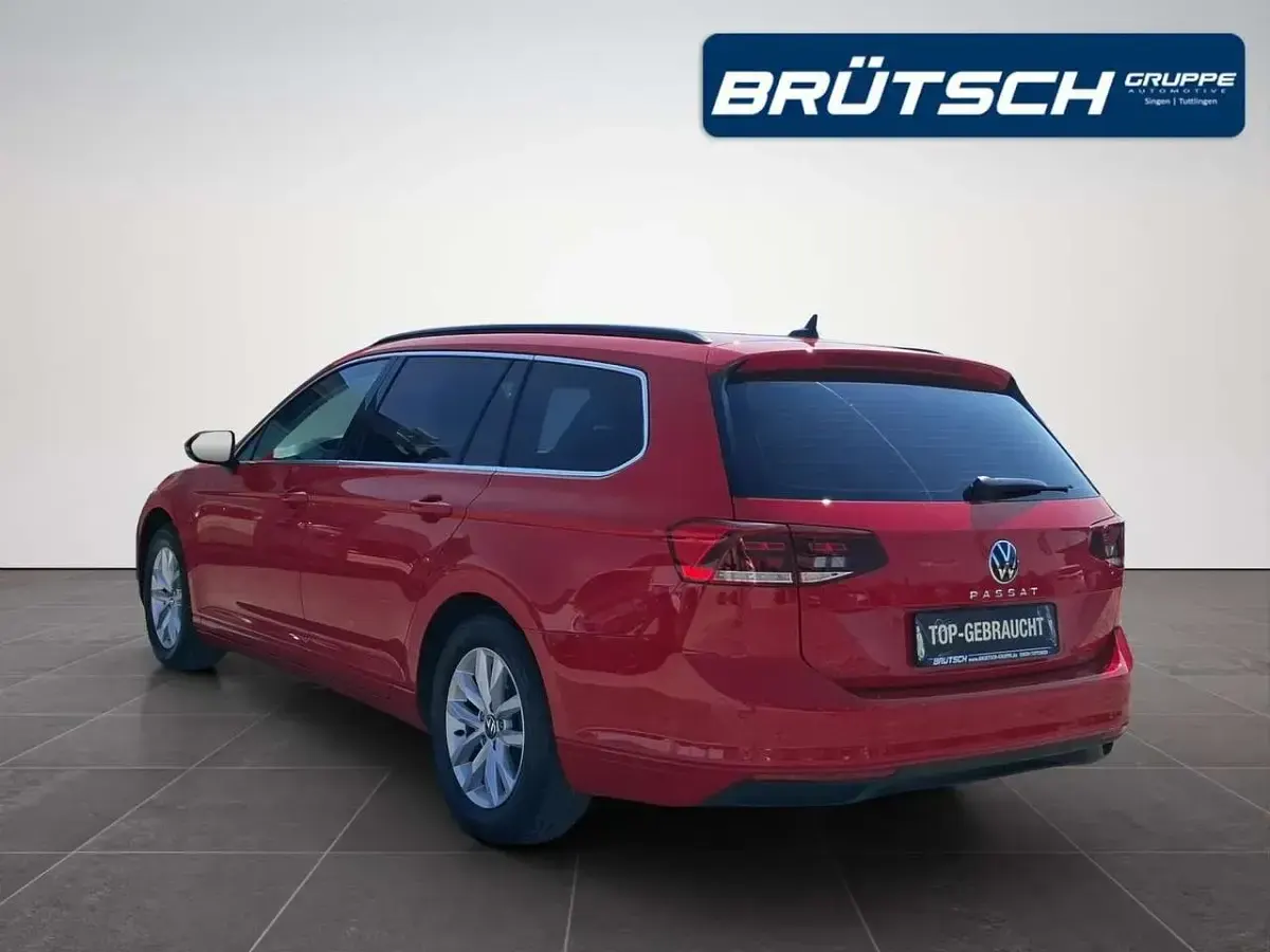 Gebraucht VW Passat Business 122 PS (89 kW) 2023 Tornadorot Kombi