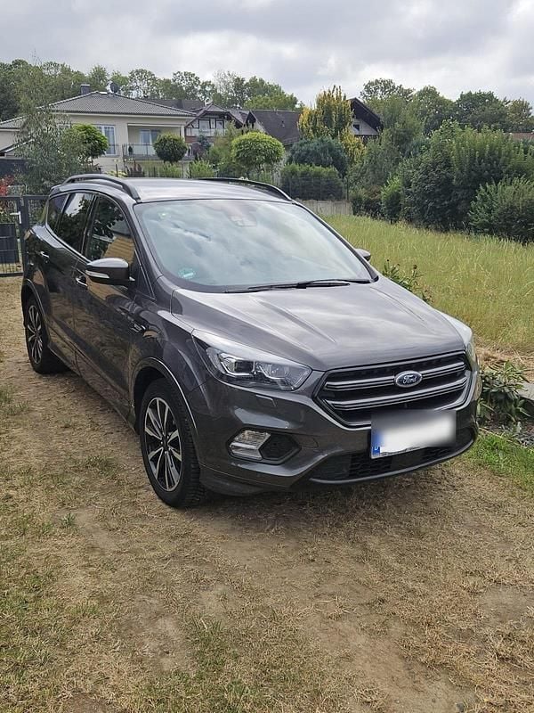 Grau Gebraucht 2017 Ford Kuga ST SUV | 12.200 € (Guter Preis) - Bild 1/4