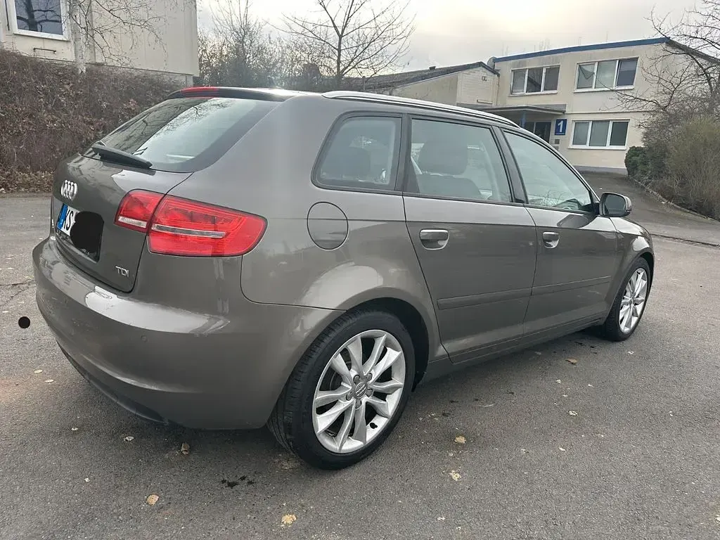 Gebraucht Audi A3 Design 140 PS (102 kW) 2013 Grau Limousine