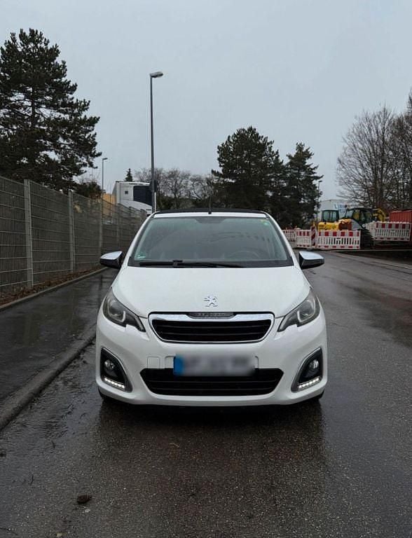 Gebraucht Peugeot 108 Active 82 PS (60 kW) 2016 Weiß Kleinwagen