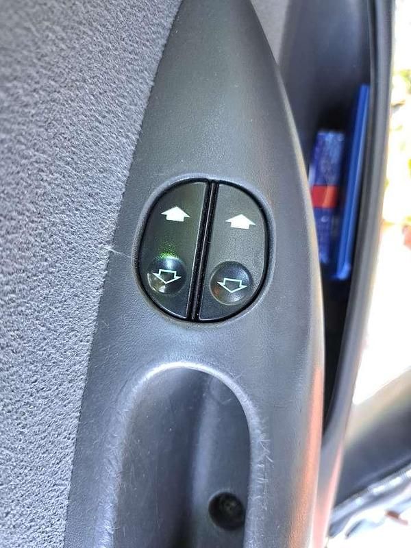 Gebraucht Ford Fiesta 50 PS (36 kW) 1999 Limousine