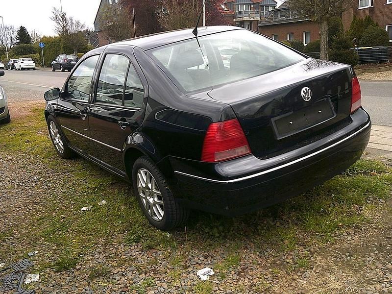 Gebraucht VW Bora Highline 102 PS (75 kW) 2002 Schwarz Limousine
