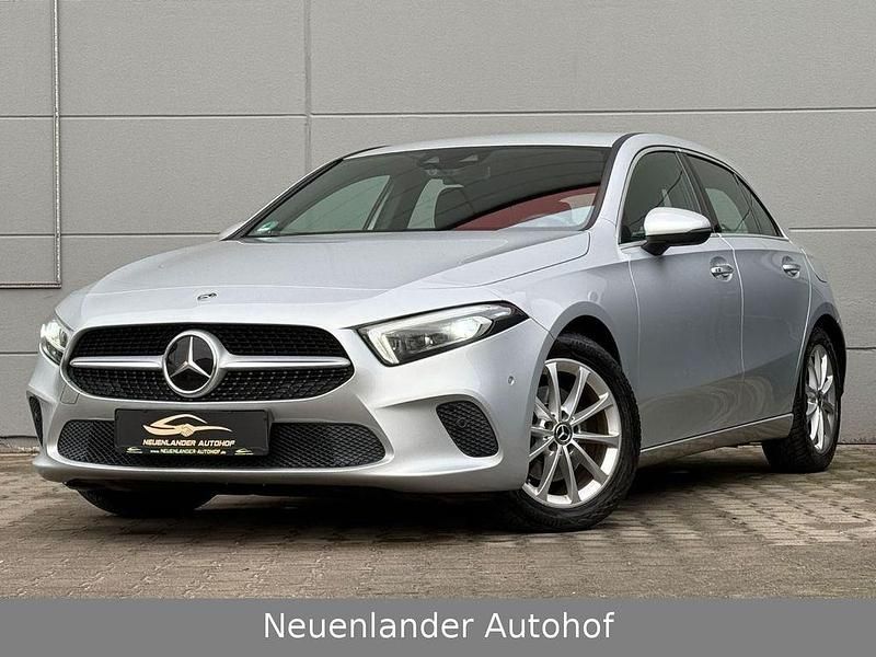 Silber Gebraucht 2019 Mercedes A200 Kleinwagen | 18.990 € (Fairer Preis) - Bild 1/4