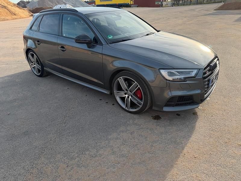 Second-hand Audi S3 Design 300 CP (220 kW) 2019 Gri Berlinǎ