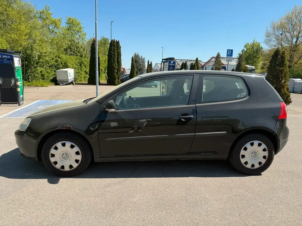 Usata VW Golf IV 80 CV (58 kW) 2006 Nero Utilitaria
