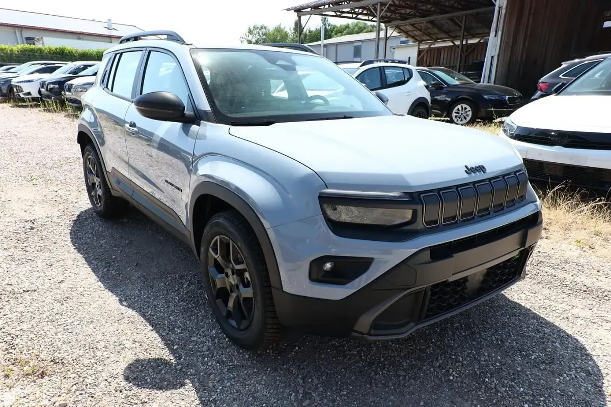 Neu Jeep Avenger 145 PS (106 kW) 2026 Granite grey metallic SUV