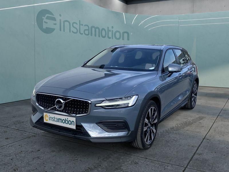 Grau Gebraucht 2022 Volvo V60 Kombi | 33.799 € (Fairer Preis) - Bild 1/4