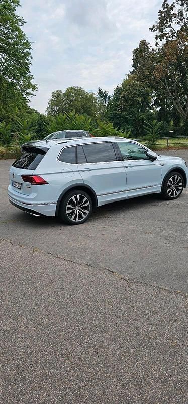 Weiß Gebraucht 2018 VW Tiguan Allspace R-line SUV | 25.000 € (Fairer Preis) - Bild 1/4