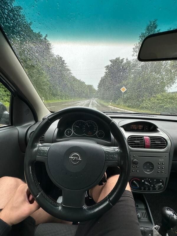 Blau Gebraucht 2003 Opel Corsa Kleinwagen | 500 € (Superpreis) - Bild 1/4