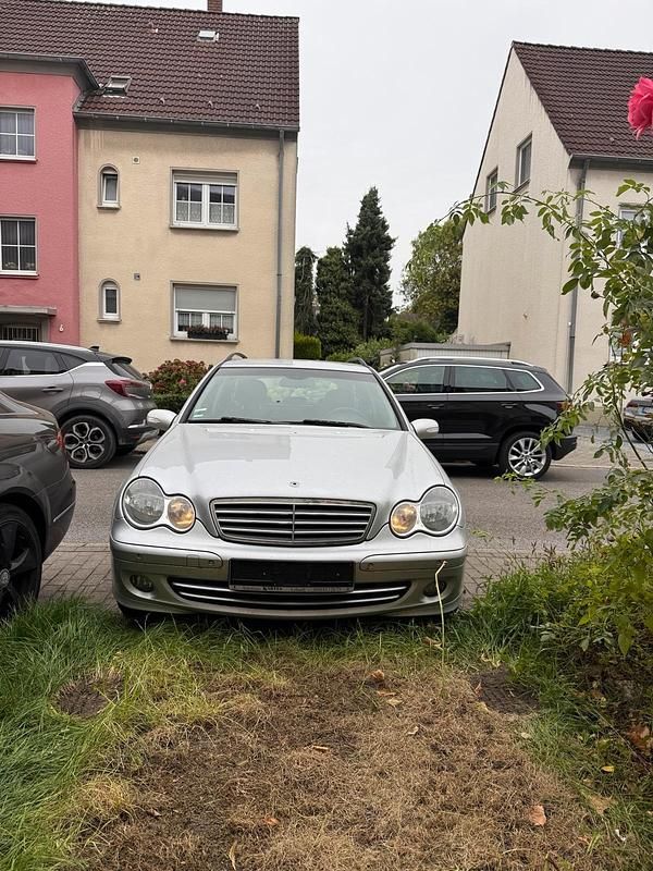 Grau Gebraucht 2006 Mercedes C200 Kombi | 2.090 € (Guter Preis) - Bild 1/4