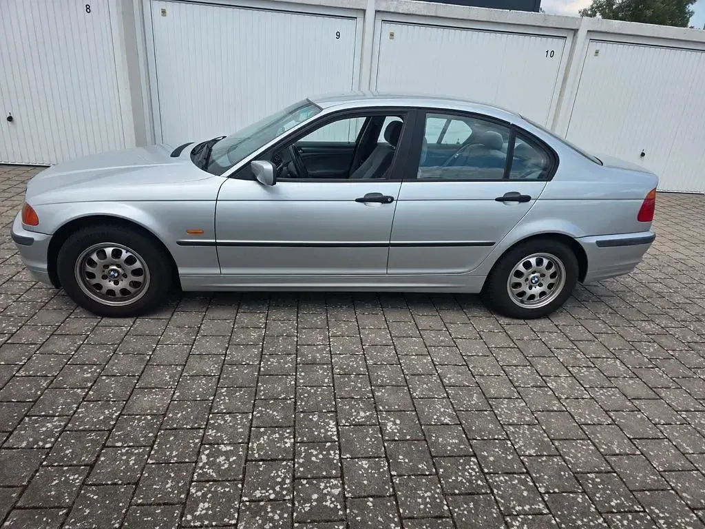 Gebraucht BMW 318 118 PS (86 kW) 1999 Silber Limousine