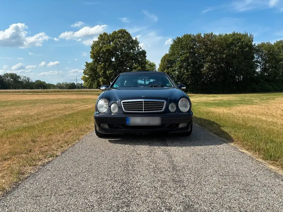 Gebraucht Mercedes CLK230 197 PS (144 kW) 2000 Blau Cabrio