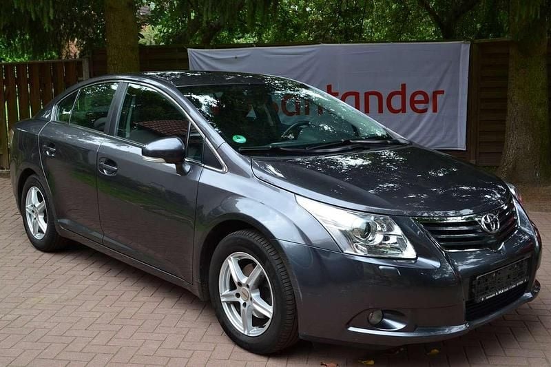 Grey metallic Gebraucht 2011 Toyota Avensis Sol Limousine | 7.790 € (Fairer Preis) - Bild 1/4