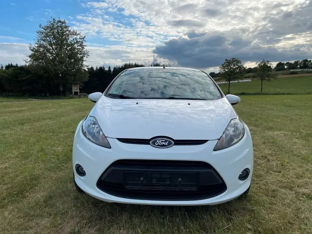 Gebraucht Ford Fiesta Viva 82 PS (60 kW) 2011 Weiß Limousine
