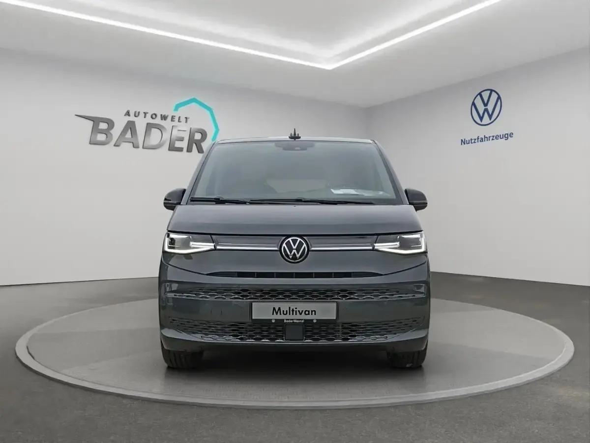 Gebraucht VW Multivan Style 150 PS (110 kW) 2025 Van / Kleinbus