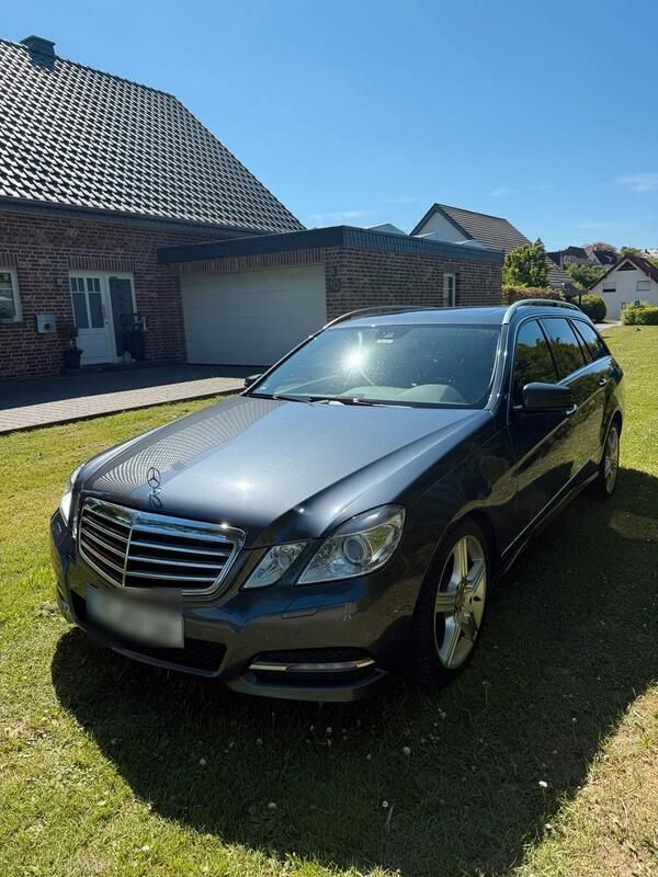 Grau Gebraucht 2012 Mercedes E300 Avantgarde Kombi | 8.500 € (Fairer Preis) - Bild 1/4