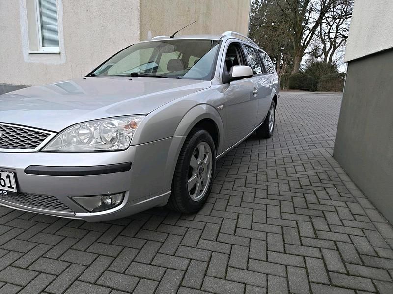 Gebraucht Ford Mondeo 125 PS (91 kW) 2007 Silber Kombi