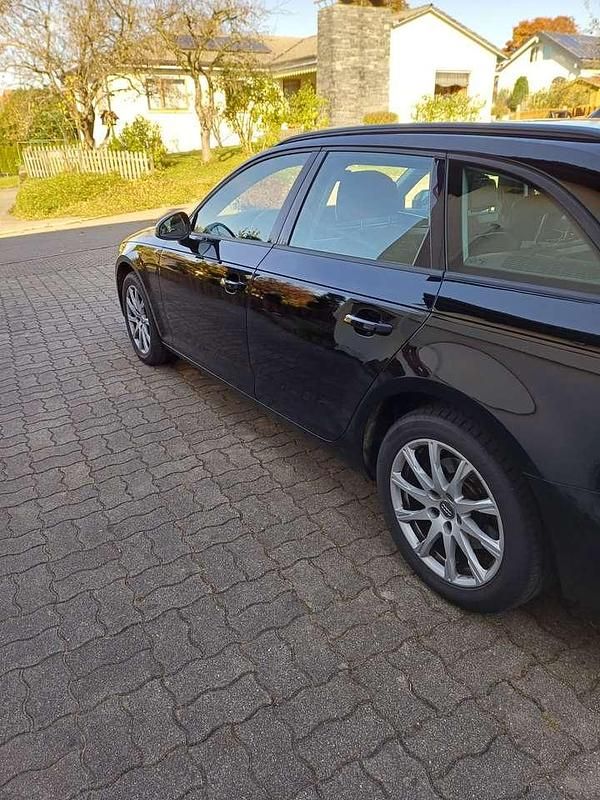 Schwarz Gebraucht 2016 Audi A4 Kombi | 16.000 € (Fairer Preis) - Bild 1/4