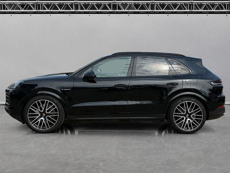 Gebraucht Porsche Cayenne 305 PS (224 kW) 2024 Schwarz SUV