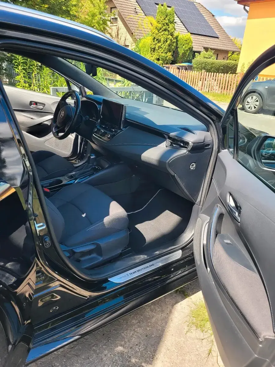 Gebraucht Toyota Corolla Team 152 PS (111 kW) 2022 Schwarz Kombi