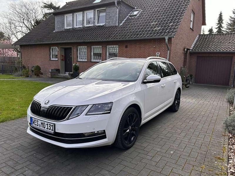 Gebraucht Skoda Octavia Ambition 131 PS (96 kW) 2019 Weiß Kombi
