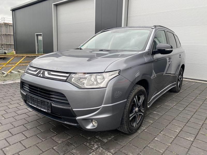 Grau Gebraucht 2013 Mitsubishi Outlander Invite SUV | 7.489 € (Fairer Preis) - Bild 1/4